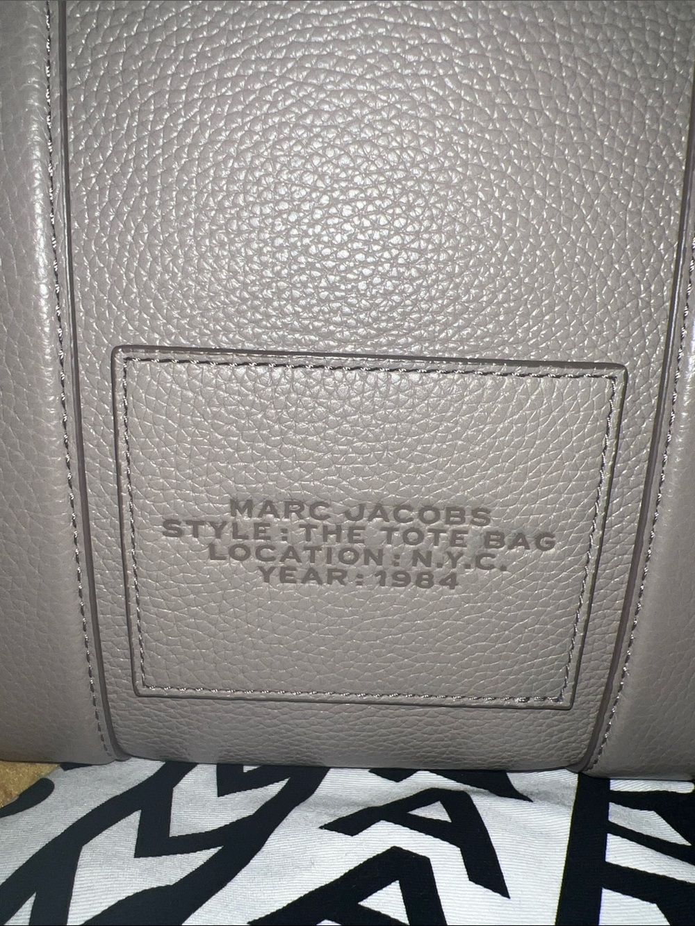 Marc Jacobs Gray Pebbled All Grain Leather Tote Bag New Never used. M size - Picture 5 of 10